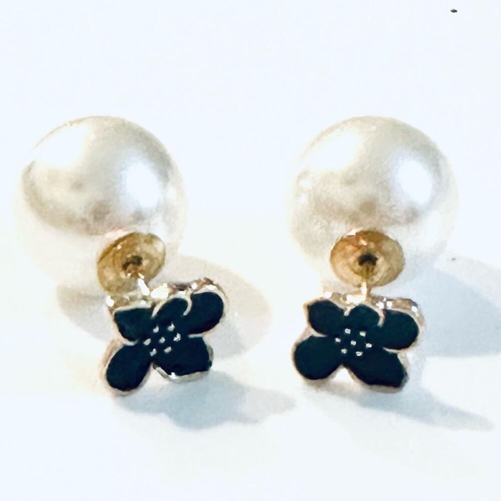 Double Sided Earrings Black Enamel and Pearl